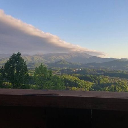 Yogi'S Den: Breathtaking Views! 3 Min To Dollywood, On 1 Acre! Sevierville Exterior foto