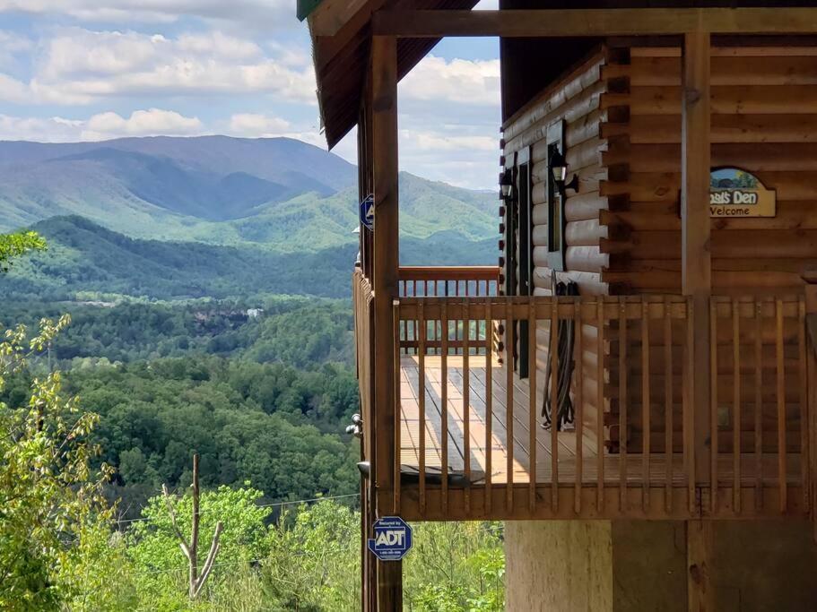 Yogi'S Den: Breathtaking Views! 3 Min To Dollywood, On 1 Acre! Sevierville Exterior foto