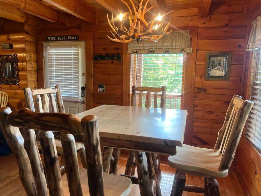 Yogi'S Den: Breathtaking Views! 3 Min To Dollywood, On 1 Acre! Sevierville Exterior foto