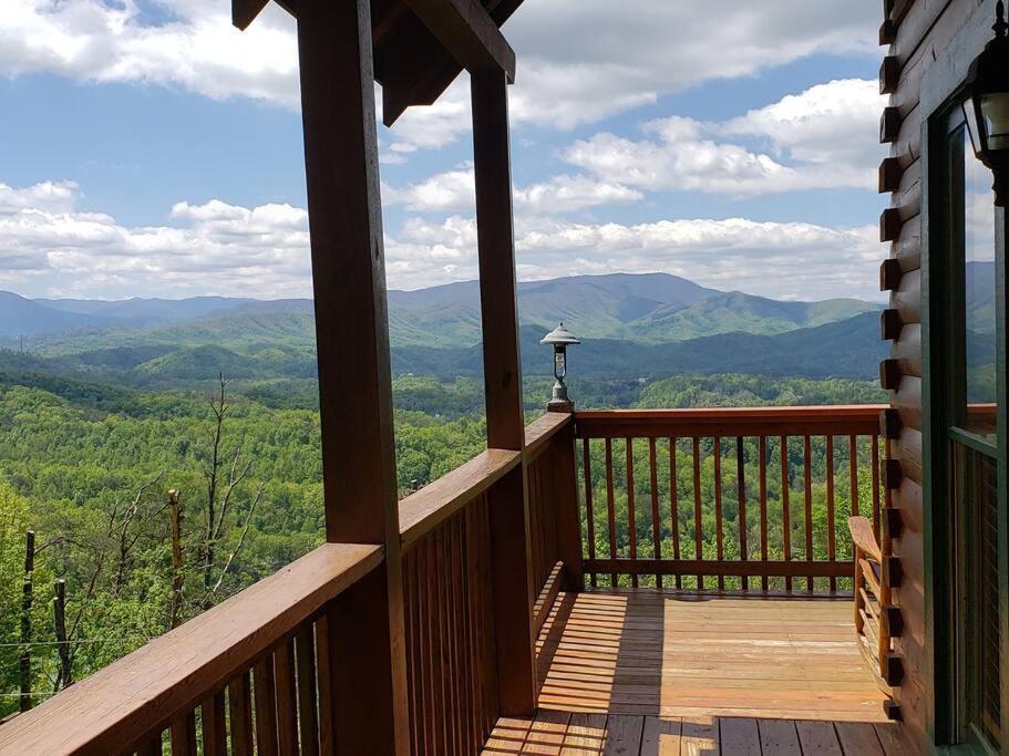 Yogi'S Den: Breathtaking Views! 3 Min To Dollywood, On 1 Acre! Sevierville Exterior foto