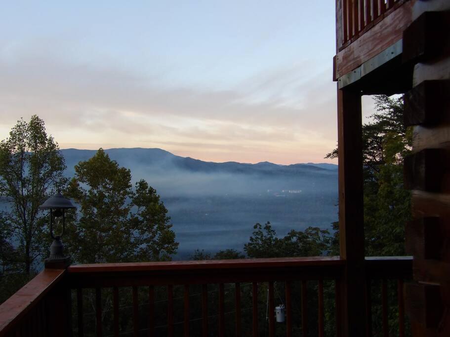 Yogi'S Den: Breathtaking Views! 3 Min To Dollywood, On 1 Acre! Sevierville Exterior foto
