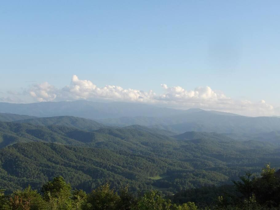 Yogi'S Den: Breathtaking Views! 3 Min To Dollywood, On 1 Acre! Sevierville Exterior foto