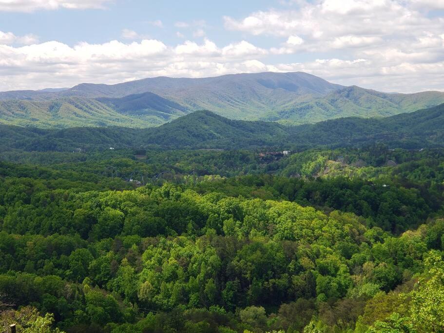 Yogi'S Den: Breathtaking Views! 3 Min To Dollywood, On 1 Acre! Sevierville Exterior foto