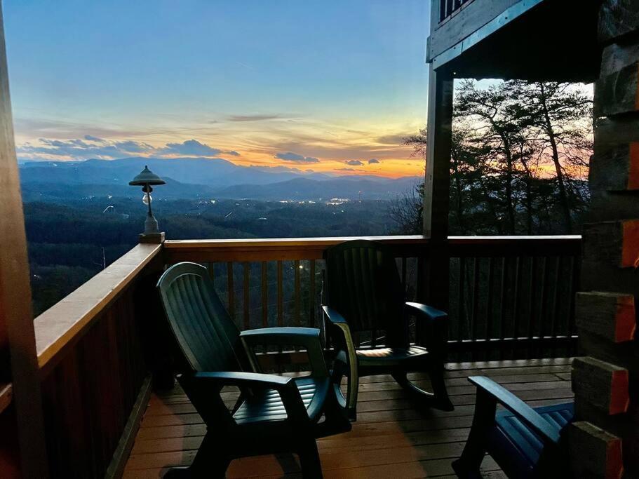 Yogi'S Den: Breathtaking Views! 3 Min To Dollywood, On 1 Acre! Sevierville Exterior foto