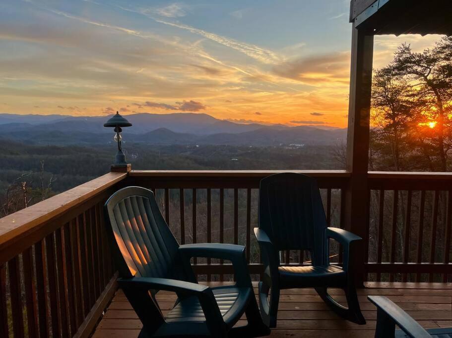 Yogi'S Den: Breathtaking Views! 3 Min To Dollywood, On 1 Acre! Sevierville Exterior foto