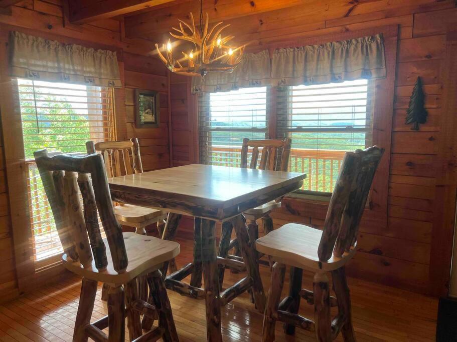 Yogi'S Den: Breathtaking Views! 3 Min To Dollywood, On 1 Acre! Sevierville Exterior foto
