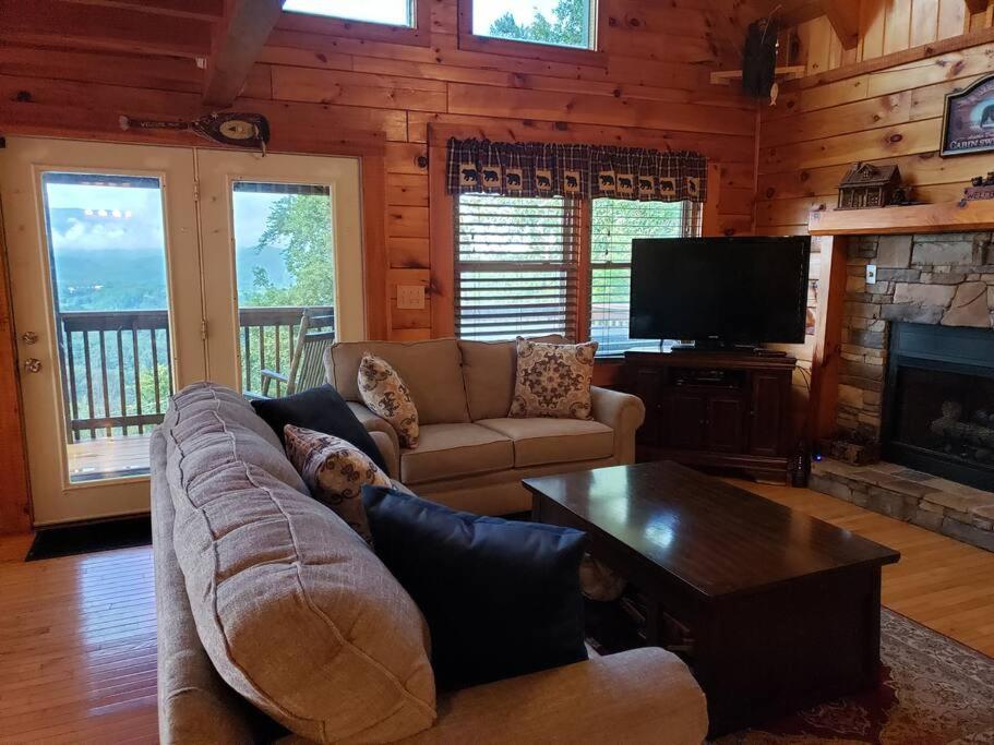 Yogi'S Den: Breathtaking Views! 3 Min To Dollywood, On 1 Acre! Sevierville Exterior foto
