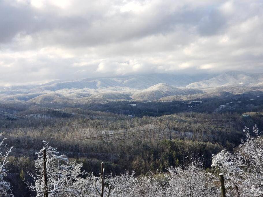 Yogi'S Den: Breathtaking Views! 3 Min To Dollywood, On 1 Acre! Sevierville Exterior foto